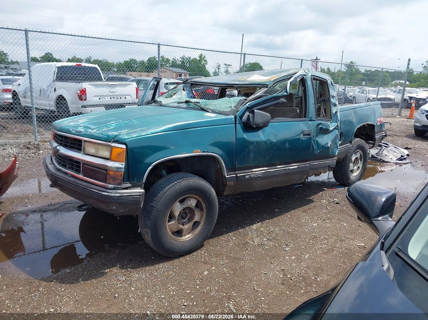 1998 Chevrolet S-10 pickup VIN 2GCEK19R1W1170873 IAAI salvage auction — ROLLOVER, Salvage (Ohio), sold $400 on 2026-07-09 (photo 2)