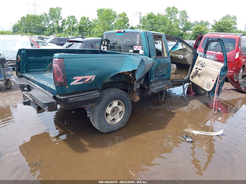 1998 Chevrolet S-10 pickup VIN 2GCEK19R1W1170873 IAAI salvage auction — ROLLOVER, Salvage (Ohio), sold $400 on 2026-07-09 (photo 4)