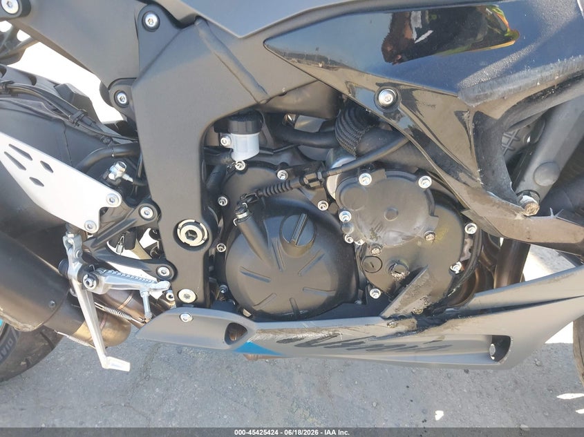 2025 Kawasaki Zx VIN JKBZXJJ18SA030222 IAAI salvage auction — RIGHT SIDE, Salvage Title, sold $5,850 on 2026-07-22 (photo 8)