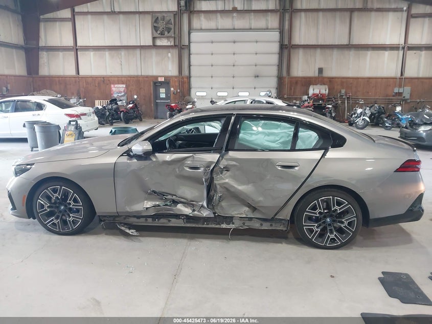 2024 BMW I5 VIN WBY33FK04RCP97271 IAAI salvage auction — LEFT SIDE, Salvage Title, sold $23,350 on 2026-09-06 (photo 6)