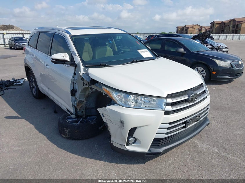 2018 Toyota Highlander VIN 5TDKZRFH1JS544201 IAAI salvage auction — RIGHT FRONT, Original (Texas), sold $12,000 on 2026-07-22 (photo 1)