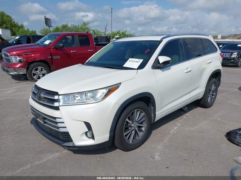 2018 Toyota Highlander VIN 5TDKZRFH1JS544201 IAAI salvage auction — RIGHT FRONT, Original (Texas), sold $12,000 on 2026-07-22 (photo 2)