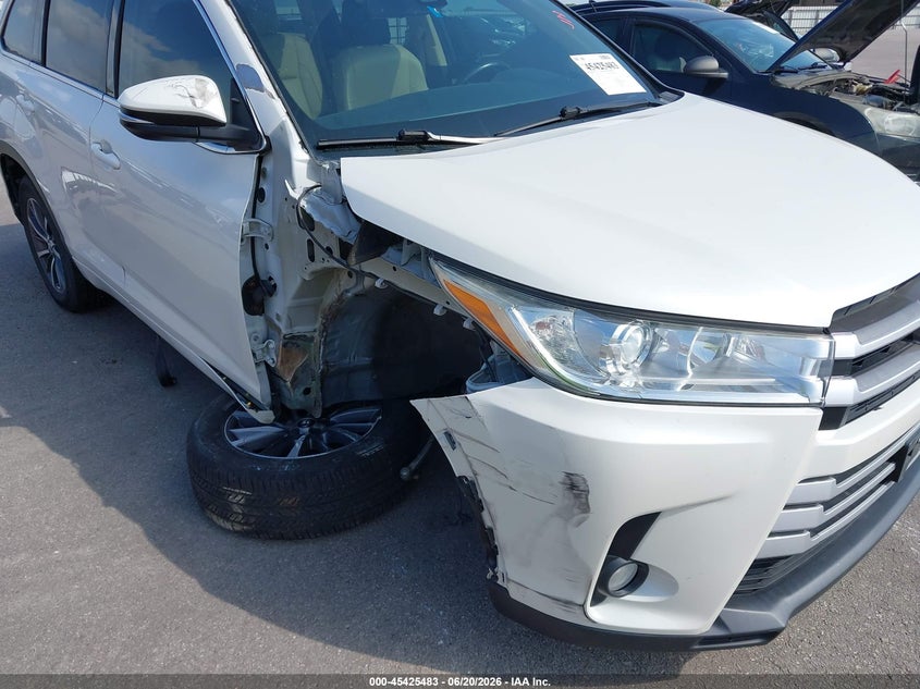 2018 Toyota Highlander VIN 5TDKZRFH1JS544201 IAAI salvage auction — RIGHT FRONT, Original (Texas), sold $12,000 on 2026-07-22 (photo 6)