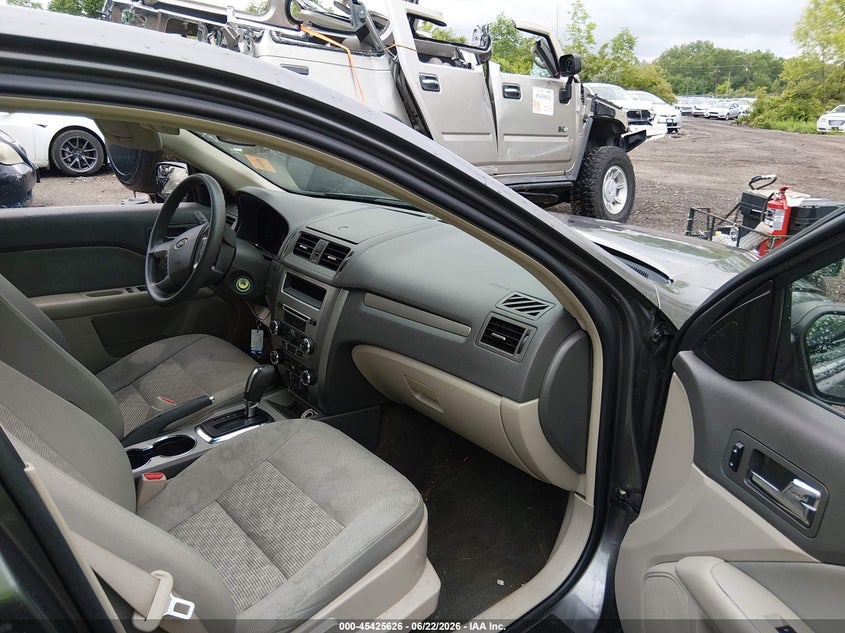 2011 Ford Fusion VIN 3FAHP0HA3BR138233 IAAI salvage auction — RIGHT FRONT, Salvage (Ohio), sold $600 on 2026-07-09 (photo 5)