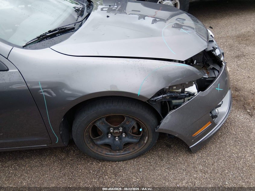 2011 Ford Fusion VIN 3FAHP0HA3BR138233 IAAI salvage auction — RIGHT FRONT, Salvage (Ohio), sold $600 on 2026-07-09 (photo 6)