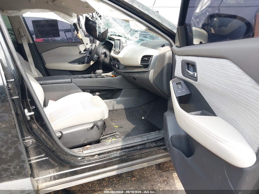 2023 Nissan Rogue VIN JN8BT3BAXPW436129 IAAI salvage auction — SIDE, Salvage Title, sold $2,800 on 2026-08-26 (photo 5)