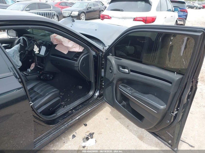 2019 Chrysler 300 VIN 2C3CCABT9KH603548 IAAI salvage auction — BIO HAZARD, Salvage Title, sold $1,325 on 2026-08-27 (photo 5)