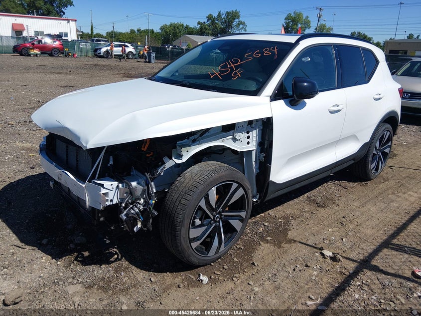 2025 Volvo Xc40 VIN YV4L12UC8S2452180 IAAI salvage auction — FRONT END, Salvage (Ohio), sold $14,100 on 2026-07-29 (photo 2)