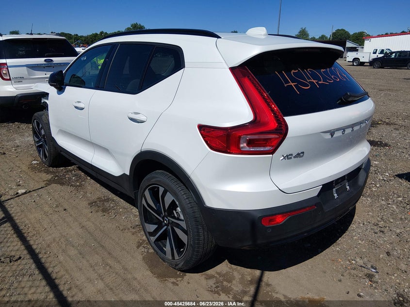 2025 Volvo Xc40 VIN YV4L12UC8S2452180 IAAI salvage auction — FRONT END, Salvage (Ohio), sold $14,100 on 2026-07-29 (photo 3)