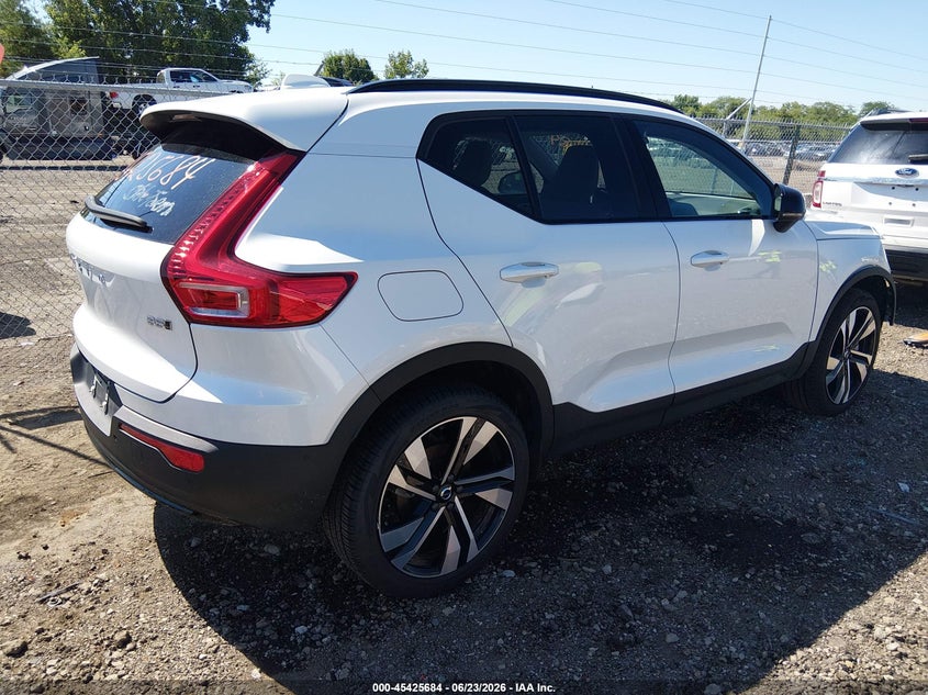 2025 Volvo Xc40 VIN YV4L12UC8S2452180 IAAI salvage auction — FRONT END, Salvage (Ohio), sold $14,100 on 2026-07-29 (photo 4)