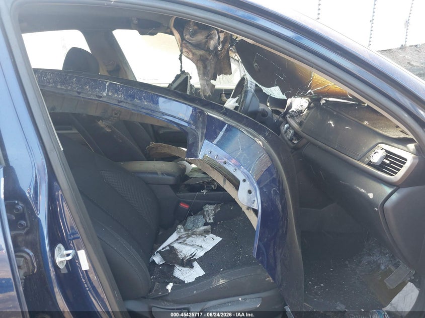 2017 Kia Optima VIN 5XXGT4L31HG140409 IAAI salvage auction — ENGINE BURN, Salvage Title, sold $150 on 2026-07-14 (photo 5)