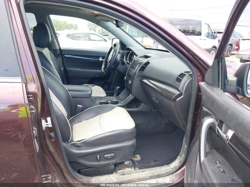 2013 Kia Sorento VIN 5XYKWDA23DG341861 IAAI salvage auction — RIGHT FRONT, Salvage Title, sold $650 on 2026-07-08 (photo 5)