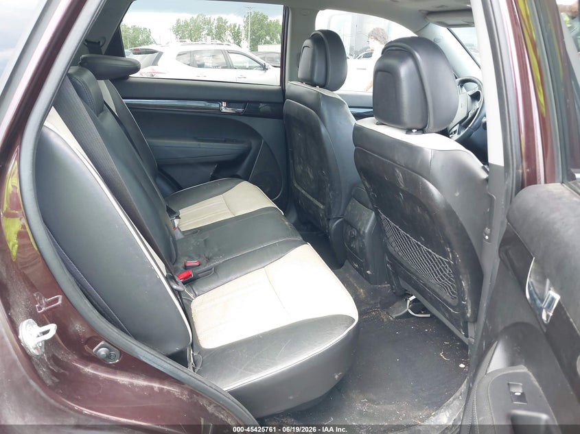2013 Kia Sorento VIN 5XYKWDA23DG341861 IAAI salvage auction — RIGHT FRONT, Salvage Title, sold $650 on 2026-07-08 (photo 8)