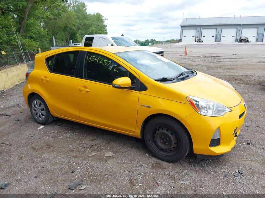 2014 Toyota Prius c VIN JTDKDTB34E1075887 IAAI salvage auction — FRONT END, Clear (Indiana), sold $3,000 on 2026-07-15 (photo 1)