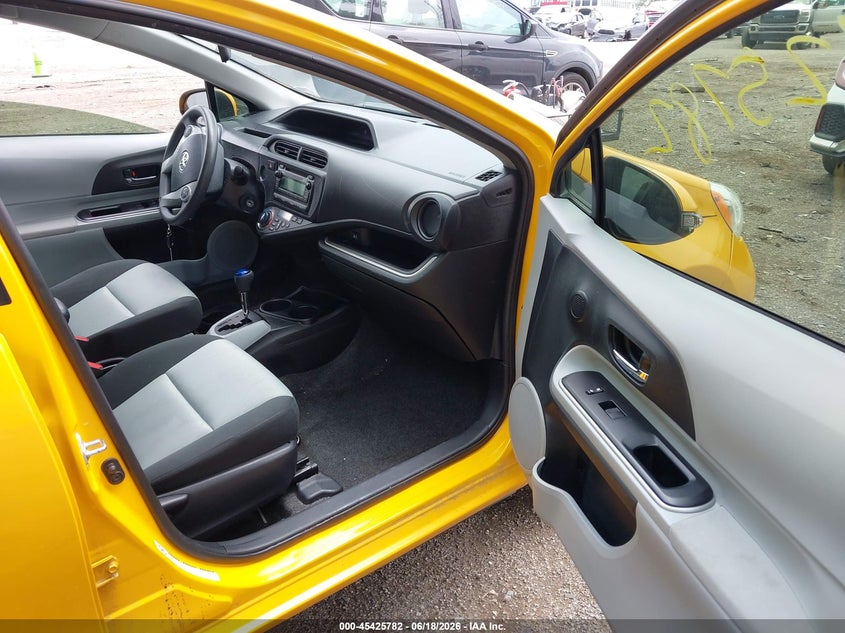 2014 Toyota Prius c VIN JTDKDTB34E1075887 IAAI salvage auction — FRONT END, Clear (Indiana), sold $3,000 on 2026-07-15 (photo 5)