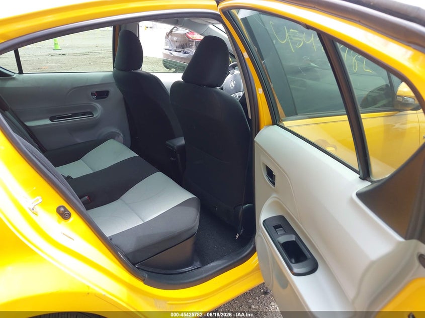 2014 Toyota Prius c VIN JTDKDTB34E1075887 IAAI salvage auction — FRONT END, Clear (Indiana), sold $3,000 on 2026-07-15 (photo 8)