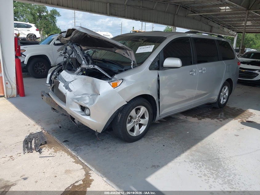 2011 Toyota Sienna VIN 5TDKK3DC6BS126937 IAAI salvage auction — FRONT END, Rebuildable (Florida), sold $1,450 on 2026-07-22 (photo 2)
