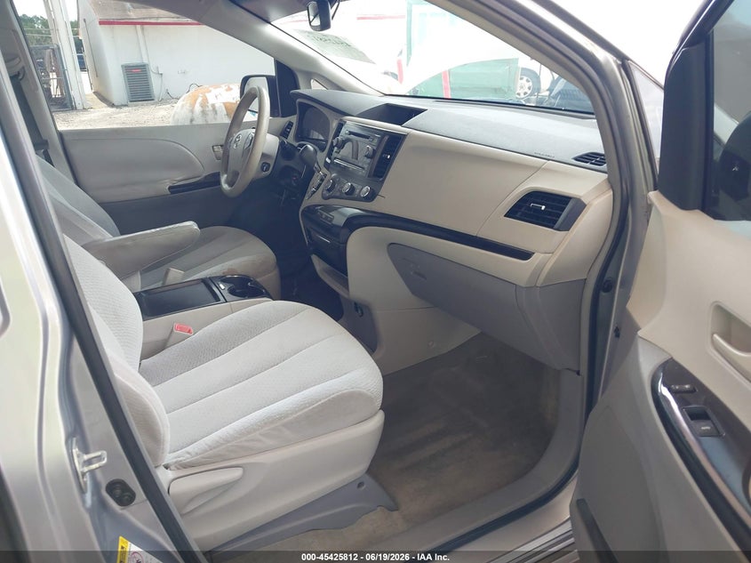 2011 Toyota Sienna VIN 5TDKK3DC6BS126937 IAAI salvage auction — FRONT END, Rebuildable (Florida), sold $1,450 on 2026-07-22 (photo 5)