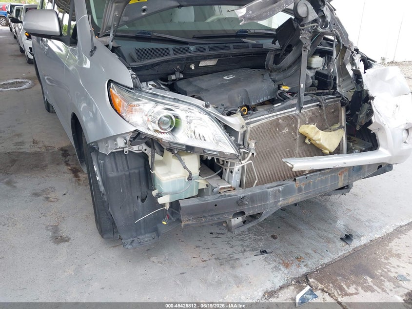 2011 Toyota Sienna VIN 5TDKK3DC6BS126937 IAAI salvage auction — FRONT END, Rebuildable (Florida), sold $1,450 on 2026-07-22 (photo 6)