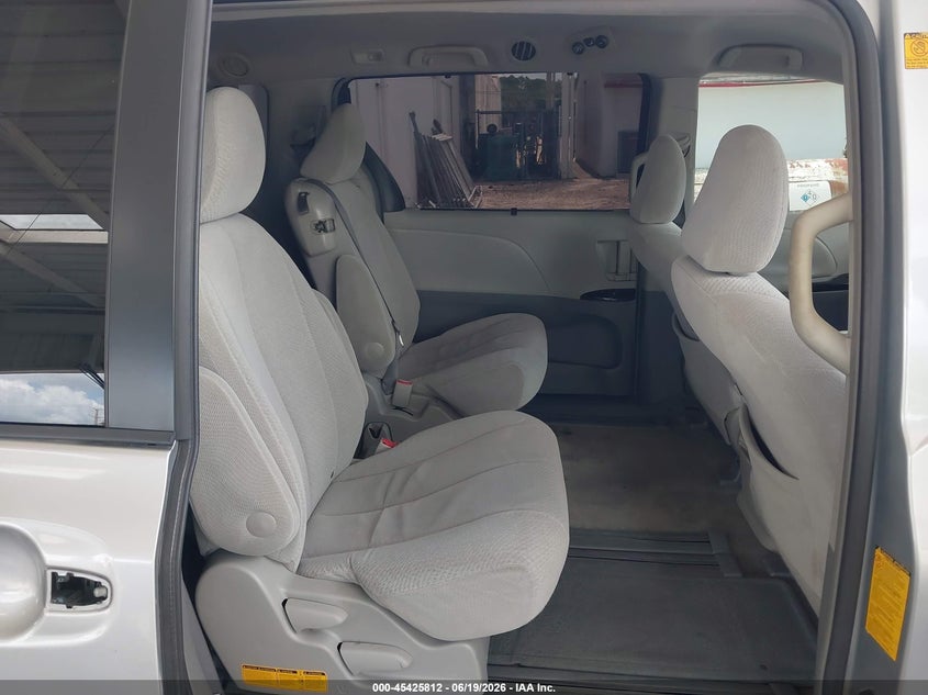 2011 Toyota Sienna VIN 5TDKK3DC6BS126937 IAAI salvage auction — FRONT END, Rebuildable (Florida), sold $1,450 on 2026-07-22 (photo 8)