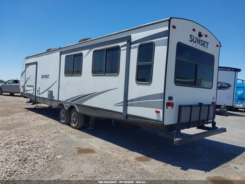 2018 Sunset Crossroads rv sunset trails 33si VIN 4YDT33S21J5352364 IAAI salvage auction — FRONT END, Salvage (Arizona), sold $5,300 on 2026-07-28 (photo 3)