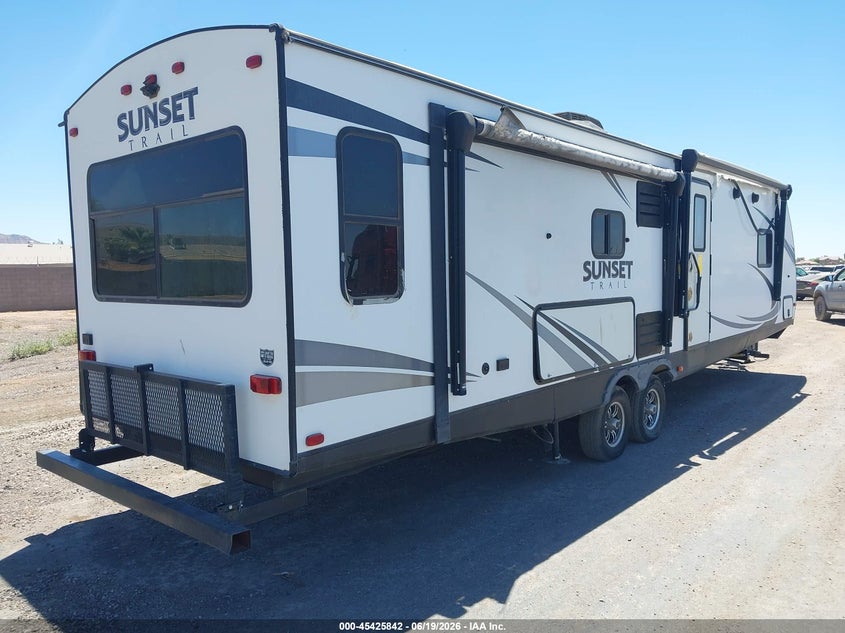 2018 Sunset Crossroads rv sunset trails 33si VIN 4YDT33S21J5352364 IAAI salvage auction — FRONT END, Salvage (Arizona), sold $5,300 on 2026-07-28 (photo 4)