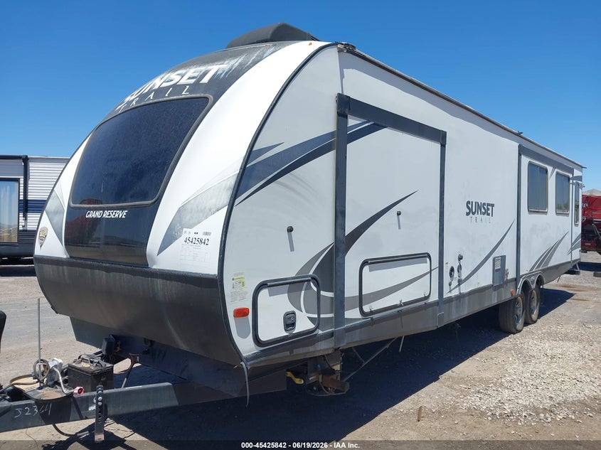 2018 Sunset Crossroads rv sunset trails 33si VIN 4YDT33S21J5352364 IAAI salvage auction — FRONT END, Salvage (Arizona), sold $5,300 on 2026-07-28 (photo 8)