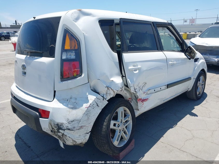 2011 Kia Soul VIN KNDJT2A23B7331320 IAAI salvage auction — ROLLOVER, Salvage (California), sold $225 on 2026-07-15 (photo 4)