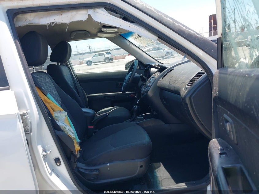 2011 Kia Soul VIN KNDJT2A23B7331320 IAAI salvage auction — ROLLOVER, Salvage (California), sold $225 on 2026-07-15 (photo 5)