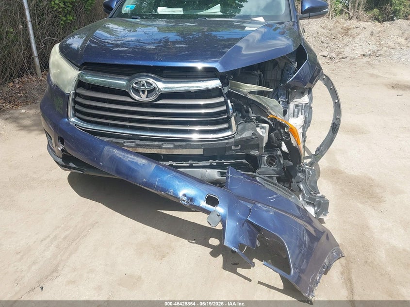 2015 Toyota Highlander VIN 5TDJKRFH4FS191380 IAAI salvage auction — TRANSMISSION, Salvage (Rhode Island), sold $5,500 on 2026-07-28 (photo 6)