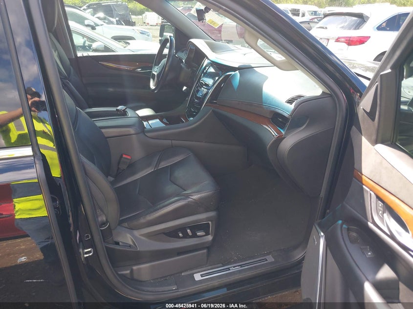 2019 Cadillac Escalade VIN 1GYS4CKJ1KR305598 IAAI salvage auction — RIGHT REAR, Salvage (Massachusetts), sold $9,750 on 2026-08-21 (photo 5)