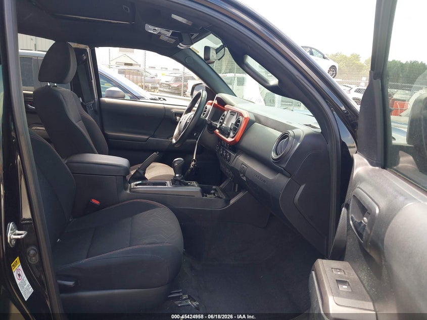 2016 Toyota Tacoma VIN 5TFBZ5DN5GX001373 IAAI salvage auction — SIDE, Salvage (North Carolina), sold $9,050 on 2026-07-29 (photo 5)