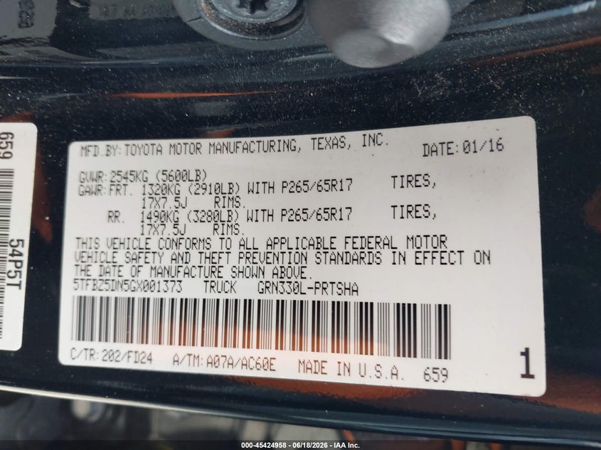 2016 Toyota Tacoma VIN 5TFBZ5DN5GX001373 IAAI salvage auction — SIDE, Salvage (North Carolina), sold $9,050 on 2026-07-29 (photo 9)