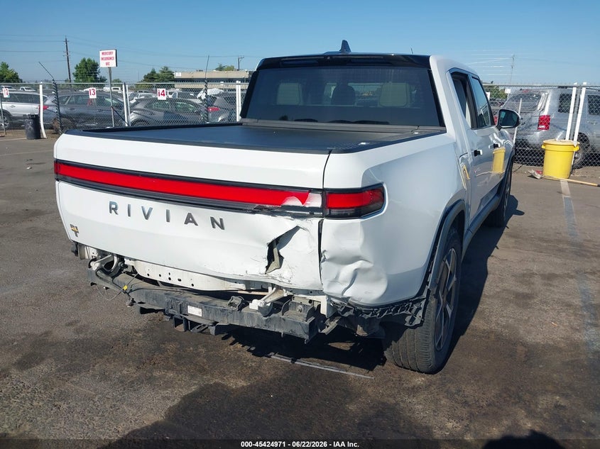 2022 Rivian R1t VIN 7FCTGAAA3NN013254 IAAI salvage auction — REAR END, Salvage (California), sold $23,550 on 2026-07-25 (photo 4)