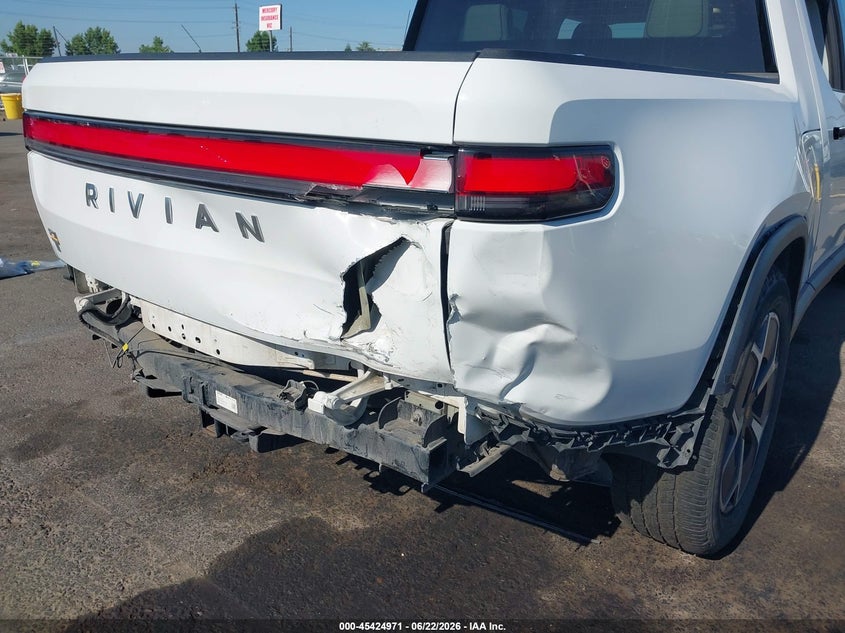 2022 Rivian R1t VIN 7FCTGAAA3NN013254 IAAI salvage auction — REAR END, Salvage (California), sold $23,550 on 2026-07-25 (photo 6)