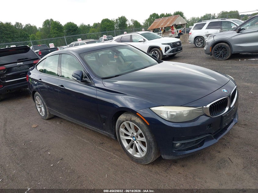 2015 BMW 3 series VIN WBA8Z5C52FGS36725 IAAI salvage auction — NORMAL WEAR, Clear (New York), sold $825 on 2026-07-16 (photo 1)
