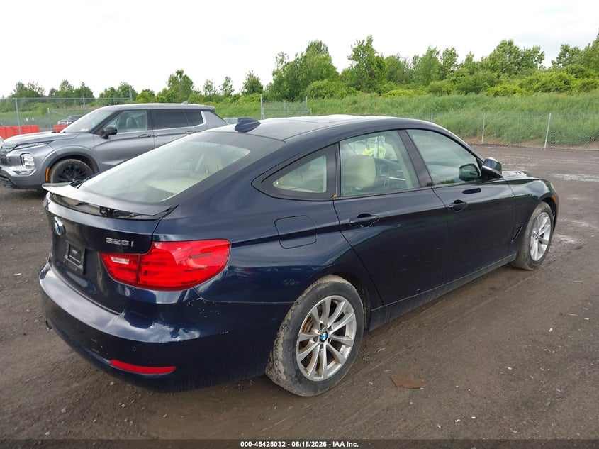 2015 BMW 3 series VIN WBA8Z5C52FGS36725 IAAI salvage auction — NORMAL WEAR, Clear (New York), sold $825 on 2026-07-16 (photo 4)