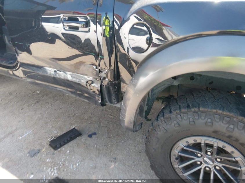 2019 Ford F-150 VIN 1FTFW1RG4KFA63357 IAAI salvage auction — SIDE, Salvage Title, sold $17,400 on 2026-07-30 (photo 6)