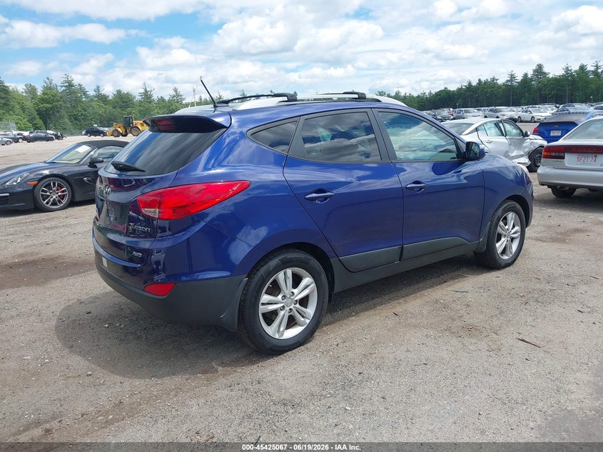 2013 Hyundai Tucson VIN KM8JUCAC0DU586213 IAAI salvage auction — NORMAL WEAR, Clear (Massachusetts), sold $1,700 on 2026-07-17 (photo 4)