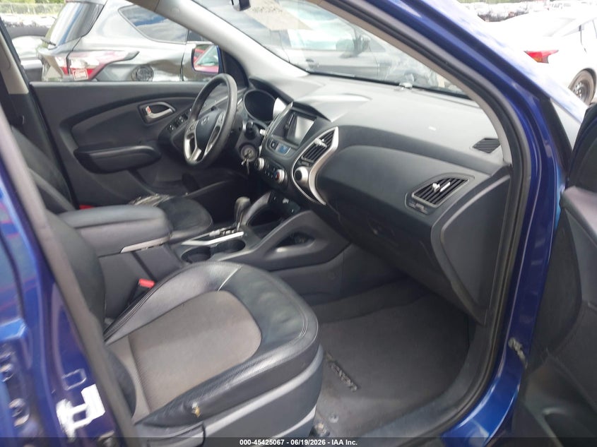 2013 Hyundai Tucson VIN KM8JUCAC0DU586213 IAAI salvage auction — NORMAL WEAR, Clear (Massachusetts), sold $1,700 on 2026-07-17 (photo 5)
