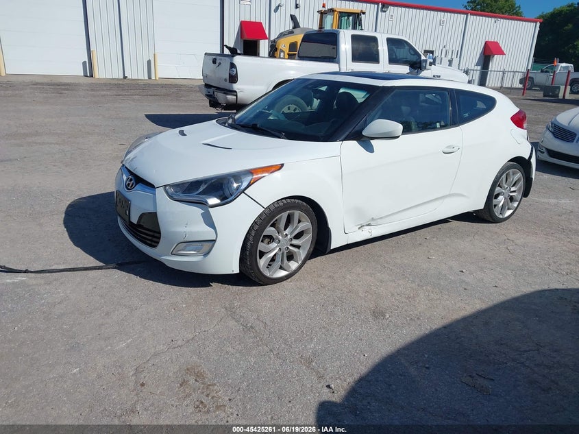 2013 Hyundai Veloster VIN KMHTC6AD4DU132312 IAAI salvage auction — FRONT & REAR, Salvage Title, sold $325 on 2026-07-29 (photo 2)