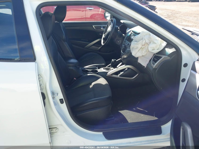 2013 Hyundai Veloster VIN KMHTC6AD4DU132312 IAAI salvage auction — FRONT & REAR, Salvage Title, sold $325 on 2026-07-29 (photo 5)