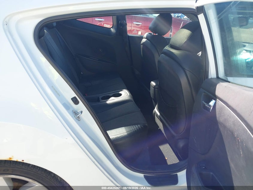 2013 Hyundai Veloster VIN KMHTC6AD4DU132312 IAAI salvage auction — FRONT & REAR, Salvage Title, sold $325 on 2026-07-29 (photo 8)