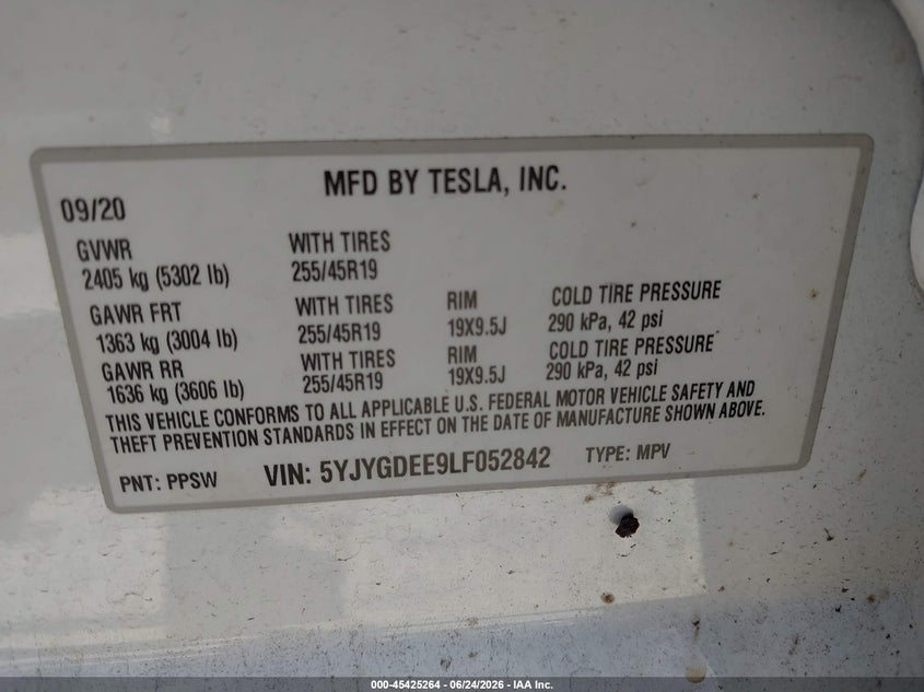 2020 Tesla Model y VIN 5YJYGDEE9LF052842 IAAI salvage auction — SIDE, Salvage Title, sold $5,100 on 2026-07-30 (photo 9)