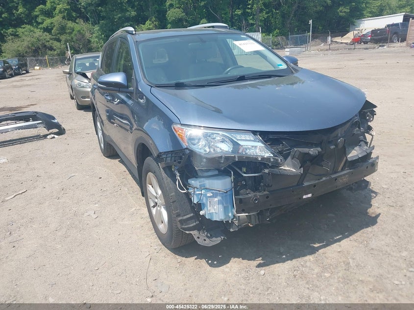 2013 Toyota Rav 4 VIN JTMRFREV2DD015032 IAAI salvage auction — FRONT END, Clear (Massachusetts), sold $5,800 on 2026-08-01 (photo 1)
