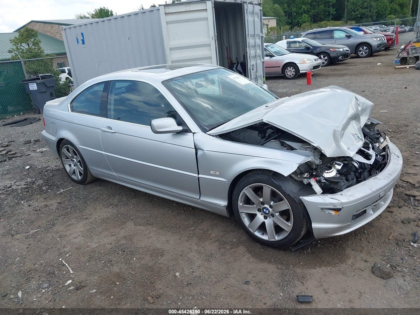 2002 BMW 3er VIN WBABN334X2PG57912 IAAI salvage auction — FRONT END, Clear (Virginia), sold $600 on 2026-07-30 (photo 1)