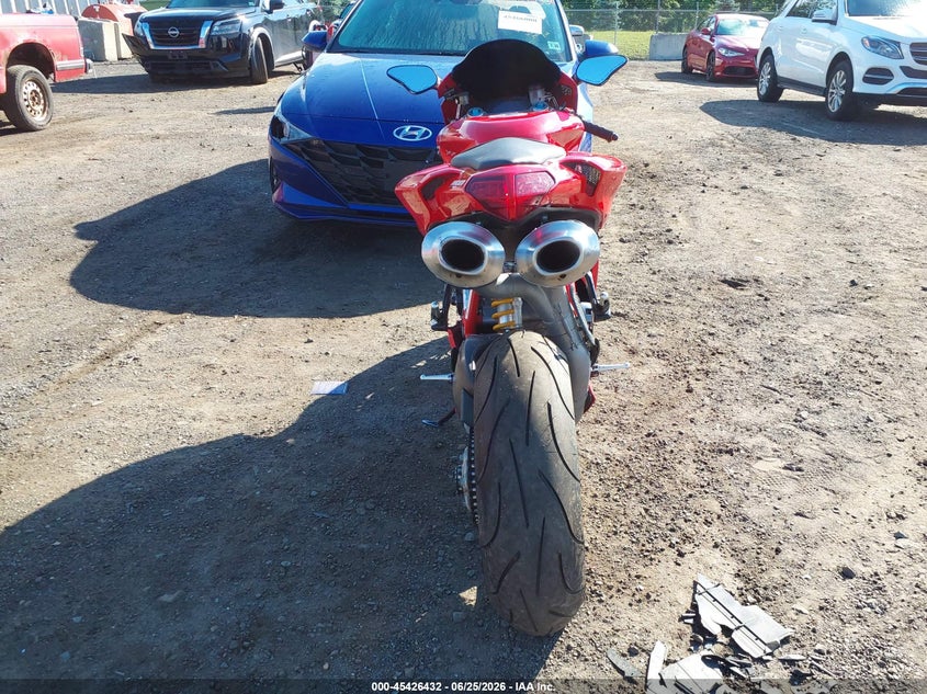 2010 Ducati 1198 VIN ZDM1XBLW4AB026218 IAAI salvage auction — ALL OVER, Salvage (Pennsylvania), sold $2,850 on 2026-07-28 (photo 6)