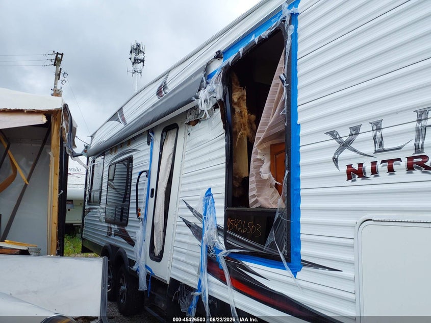 2012 Forest river Xlr VIN 4X4TXLC22CM600159 IAAI salvage auction — SIDE, Scrap (Michigan), sold $25 on 2026-07-29 (photo 6)