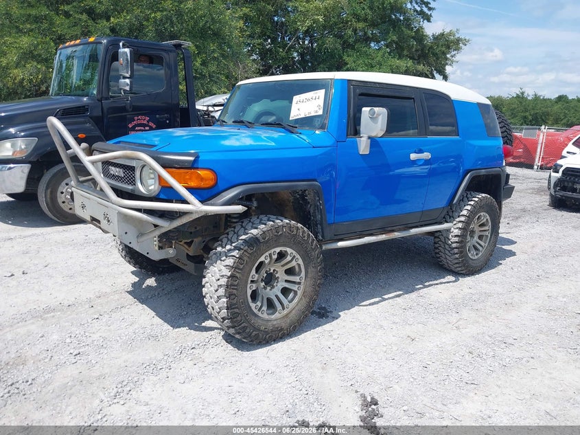 2007 Toyota Fj cruiser VIN JTEBU11F470021932 IAAI salvage auction — MECHANICAL, Rebuildable (Florida), sold $8,900 on 2026-07-07 (photo 2)