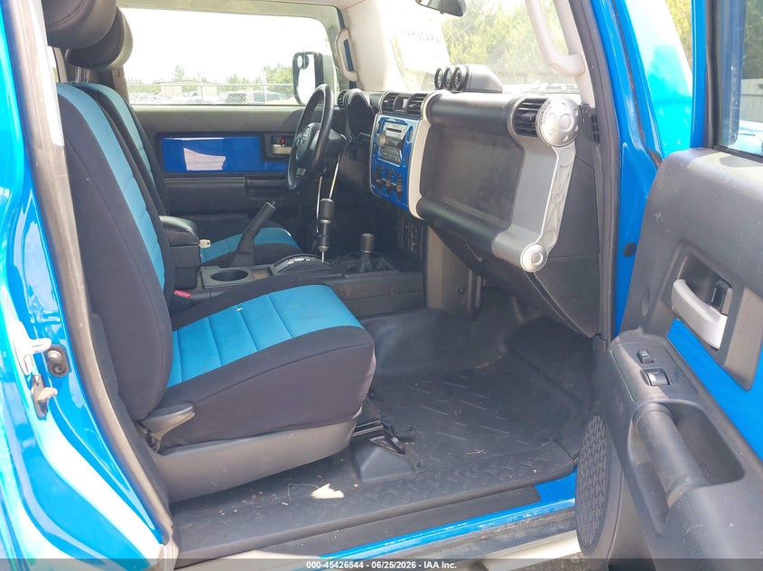 2007 Toyota Fj cruiser VIN JTEBU11F470021932 IAAI salvage auction — MECHANICAL, Rebuildable (Florida), sold $8,900 on 2026-07-07 (photo 5)